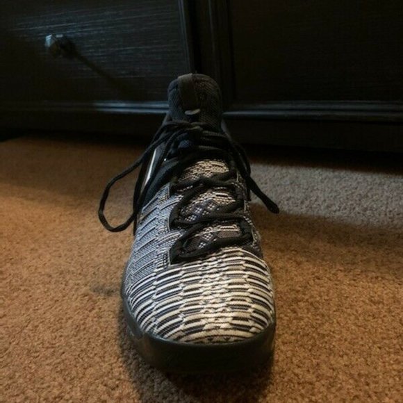 KD 9 Oreo Size 6.5Y Great Condition - Picture 2 of 5